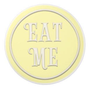 "Eat Me" Wonderland Tea Party Pastel Gult Knopp