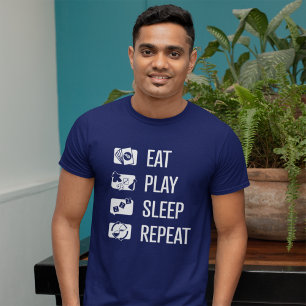 Eat-Play-viloläge-Upprepad speltavla Wht Manar Shi T Shirt