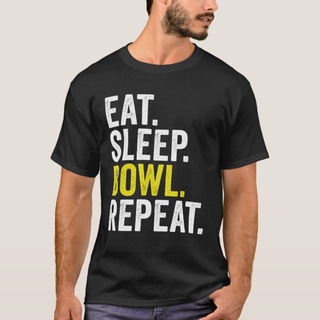 Eat Sleep Bowl Repeat Cricket Bowling T Shirt (Framsida)