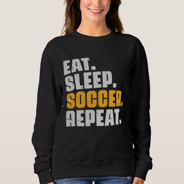 Eat Sleep Soccer Repeat   Soccer Player Retro Vint T Shirt (Framsida)