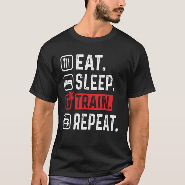 EAT SLEEP TRAIN REPEAT GYM WORKOUT FITNESS MOTIVAT T SHIRT (Framsida)