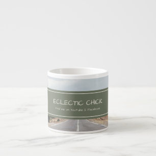 Eclectic Chick Find Me på YouTube & Facebook logot Espressomugg