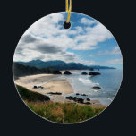 Ecola State Beach, ELLER Julgransprydnad Keramik<br><div class="desc">En häpnadsväckande bild av Cannon Beach från en bana längs Ecola State Park,  Oregon. Vackra grassklippor,  höstack sten och blått hav och himlar. En perfekt sommar förmiddag längs Stilla Kusten!</div>