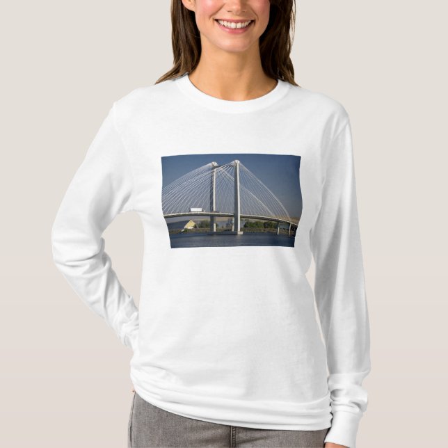 Ed Hendler Bridge sträcker sig över Columbia River T-shirt (Framsida)