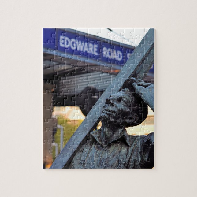 Edgeware Road Station Statue - 8x10 - 110 pcs. Pussel (Vertikal)