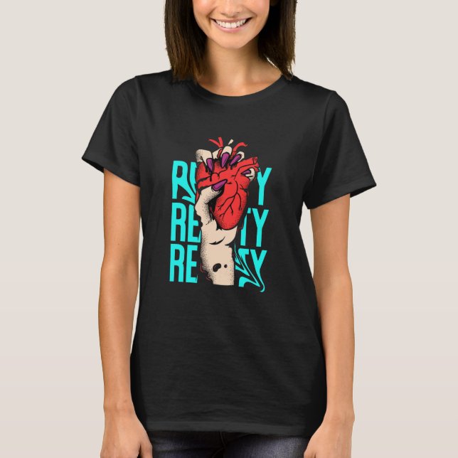 Edgy Hand & Heart Graphic – Bold Pop Art Illustrat T Shirt (Framsida)