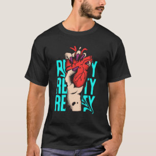 Edgy Realistisk Hjärt Handsqueeze Streetwear Grafi T Shirt
