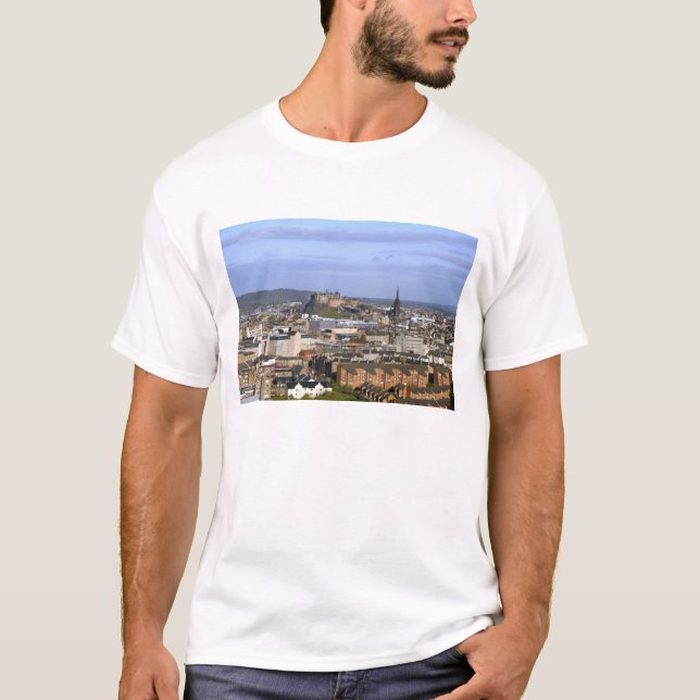 Edinburgh, Skottland. En vy som förbiser central T-shirt (Framsida)