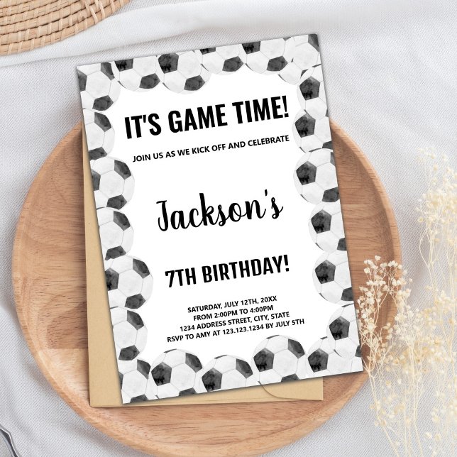 Editable Boys Sports Party-kort med Modern Boll Inbjudningar (Black Soccer Invitations)