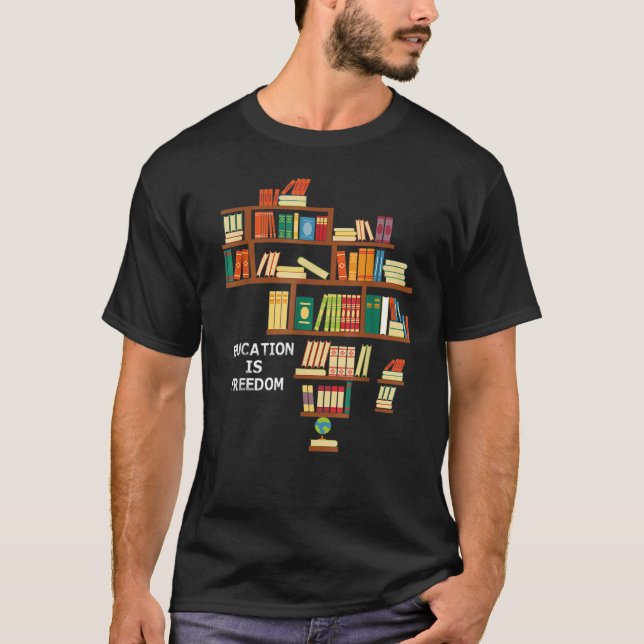 Education is Freedom Bok Reader Black History BLM T Shirt (Framsida)