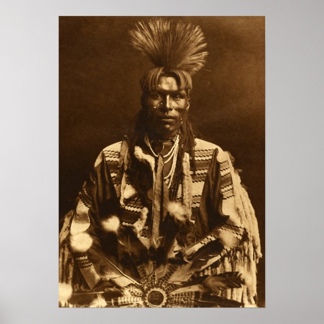 Edward S Curtis A Piegan Dandy Poster (Framsidan)