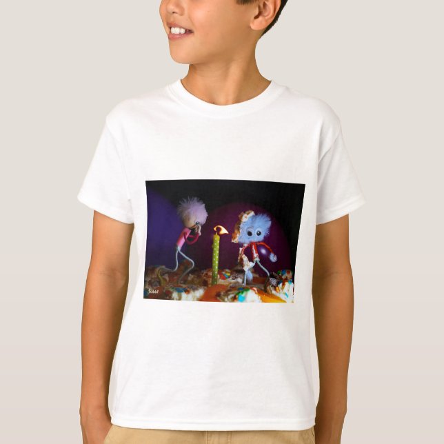 Een wens doen bij het uitblazen van het kaarsje.. t shirt (Framsida)