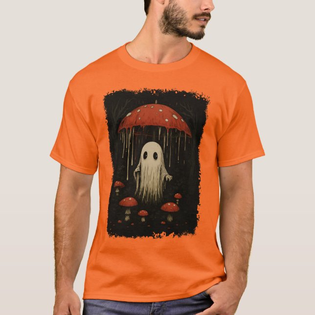 Eerie Forest Ghost under Dripping Mushroom T Shirt (Framsida)