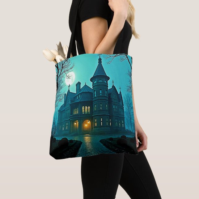 Eerie Victorian Mansion Moonlight Tygkasse (Närbild)