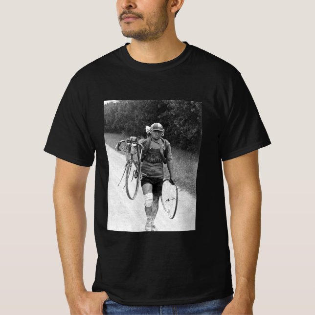 Efter fallet Giusto Cerutti 1928 Tour de France  T Shirt (Framsida)
