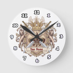 Efternamn för lejon Griffin Shield Rund Klocka