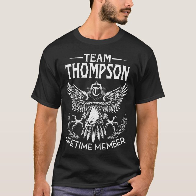 Efternamn för teamets THOMPSON-livstidsmedlem T Shirt (Framsida)