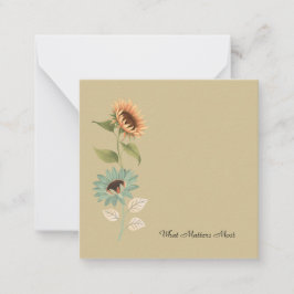 Eftertänksam solros-kort med blommotiv anteckningskort