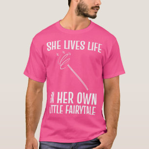 Egen liten saga Childlike PersonalityT-Shirt T Shirt