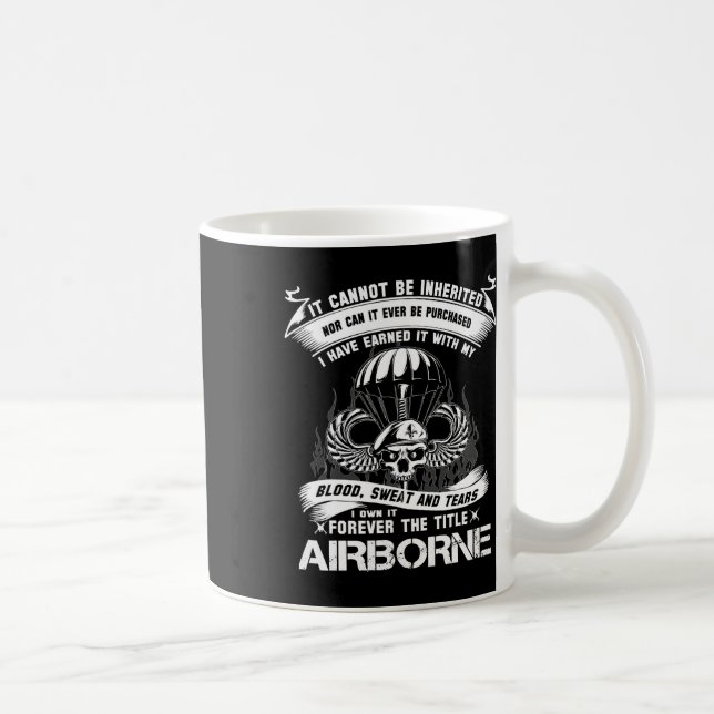 Egendom för Skogsvaktarn i den flygburna armén Kaffemugg (Höger)