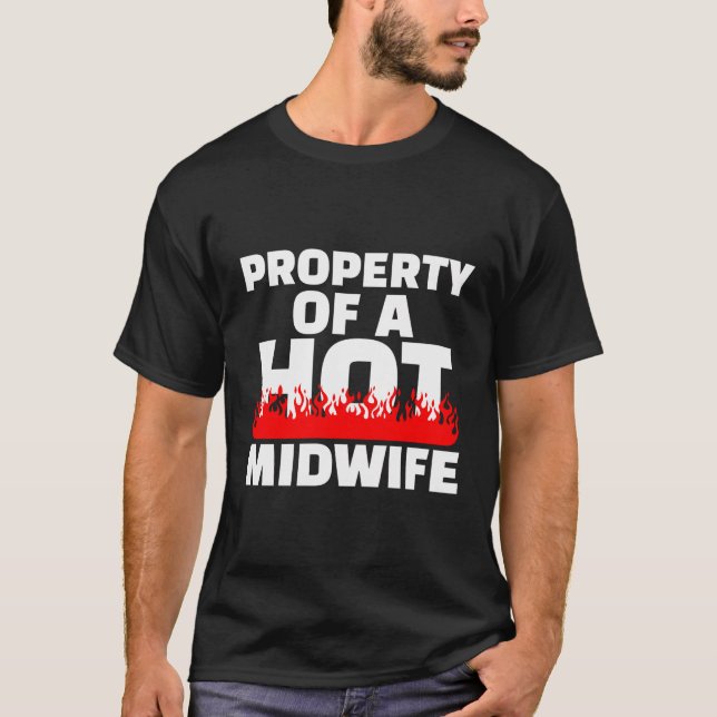Egendom i en Hett Midfru i  T Shirt (Framsida)