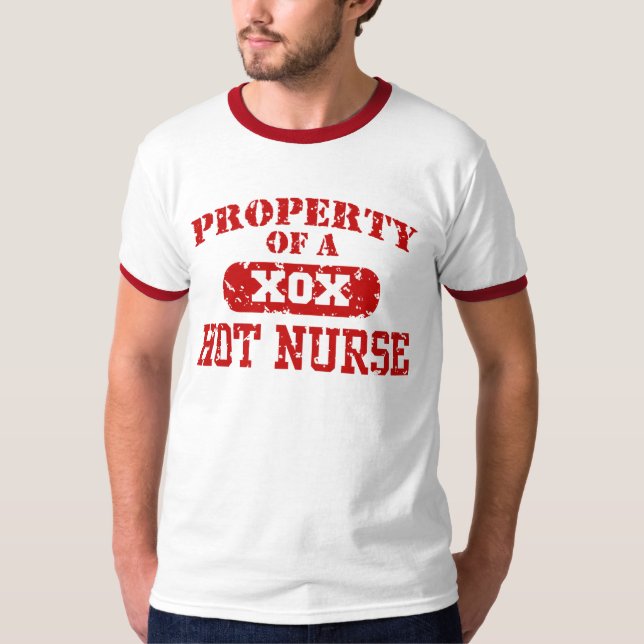 Egendom i en Hett Nurse Tee (Framsida)