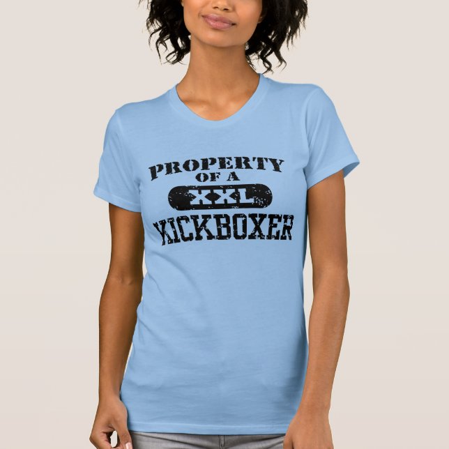 Egendom i en Kickboxer Tee (Framsida)