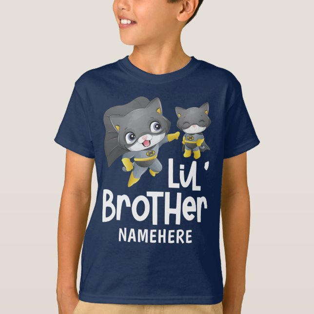 Eget namn på lilla Brother Superhjälte Cat T Shirt (Framsida)