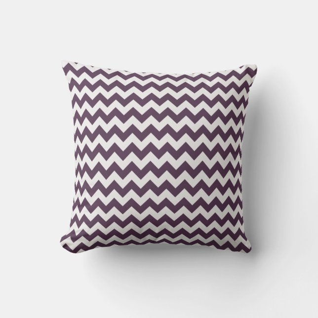 Eggplant Lila Chevron; zig zag Kudde (Framsida)