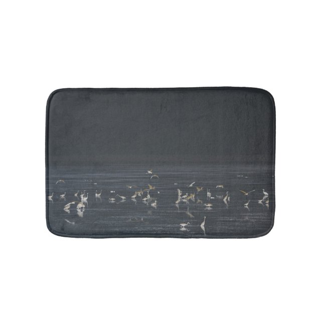 Egrets på Midnight Blue Ocean Badrumsmatta (Framsidan)