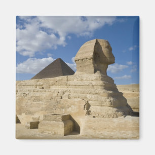 Egypten, Giza. Den stora Sfinxen reser sig ovanför Magnet