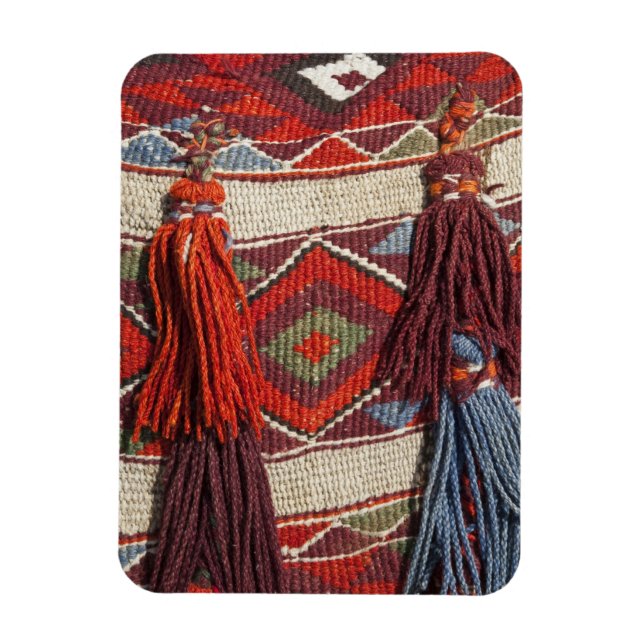 Egypten, Giza. Kamel täcke vid pyramiderna i Magnet (Vertikal)