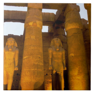 Egypten, Luxor. Karnack-templet. Kakelplatta
