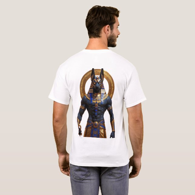 Egyptian God Anubis – Muscular Full Figure Holding T Shirt (Hel baksida)