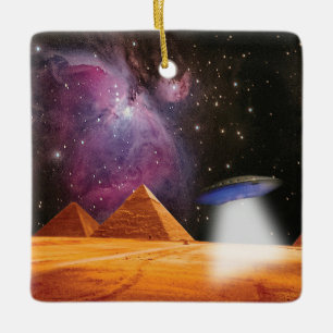 Egyptian Pyramids Giza Meets Space och UFO Julgransprydnad Keramik