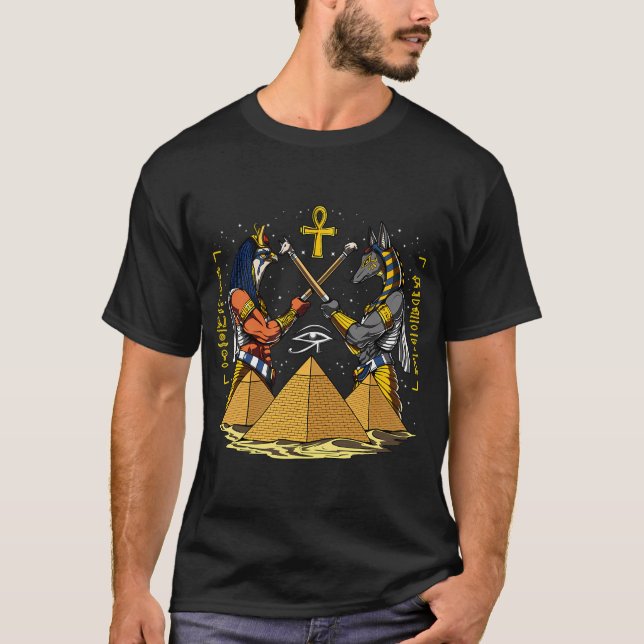 Egyptisk Gud Anubis Ögat Av Horus T Shirt (Framsida)