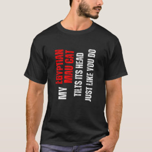 Egyptisk mau-katt min egyptiska mau-katt läker sin t shirt
