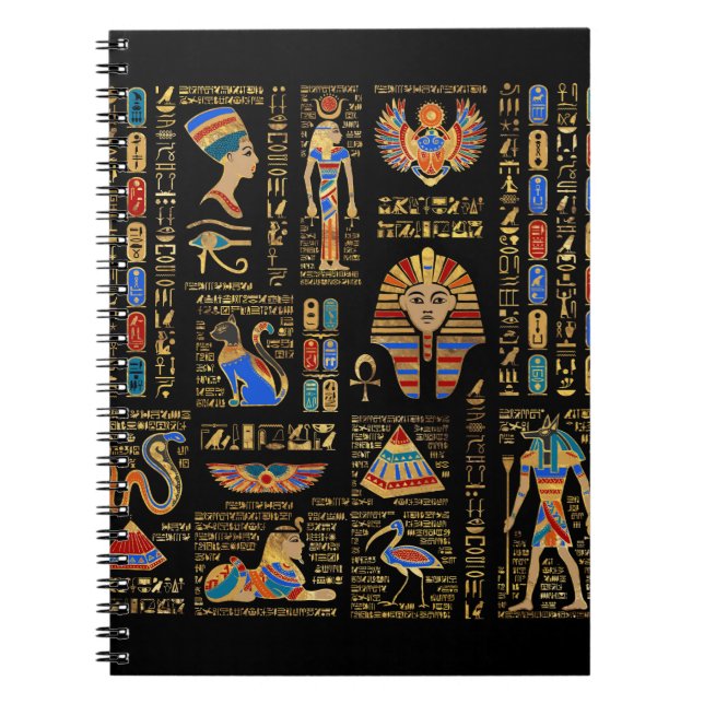 Egyptiska hieroglyfer och gudom på svart anteckningsbok (Framsidan)