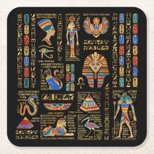 Egyptiska hieroglyfer och gudom på svart underlägg papper kvadrat