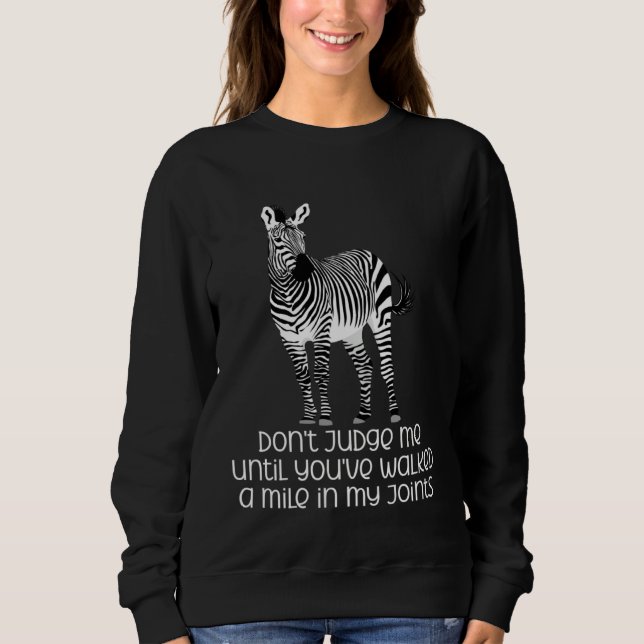 Ehlers Danlos Awareness  Don t Judge Me T Shirt (Framsida)