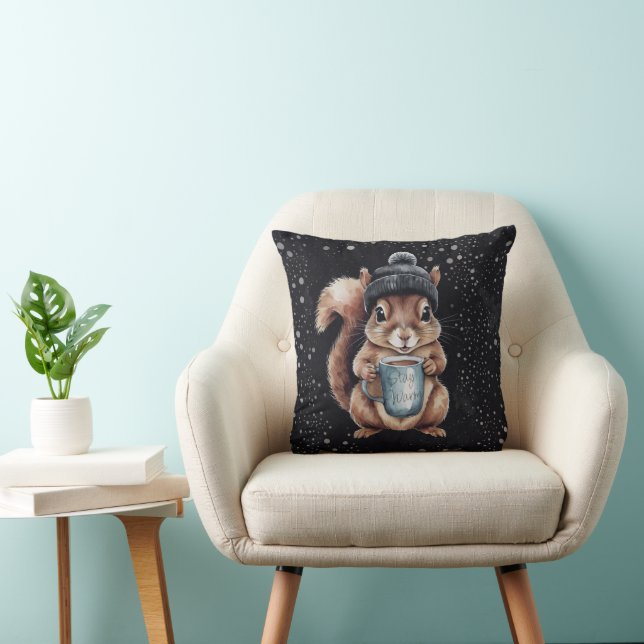 Eichhörnchen mit Tasse und Schnee „Stay Warm“ Kudde (Stol)