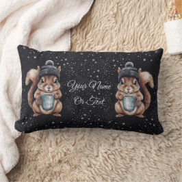 Eichhörnchen mit Tasse und Schnee „Stay Warm“ Lumbarkudde