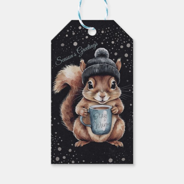 Eichhörnchen mit Tasse und Schnee „Stay Warm“  Presentetikett (Framsidan)