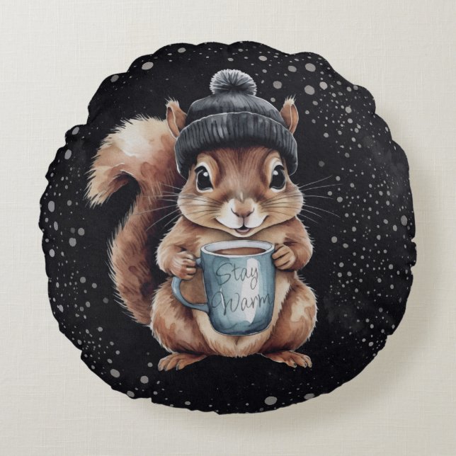 Eichhörnchen mit Tasse und Schnee „Stay Warm“ Rund Kudde (Framsidan)
