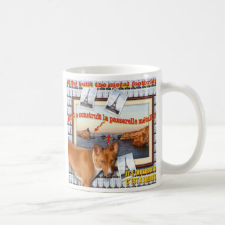 Eiffel byggde metall fotbro. kaffemugg