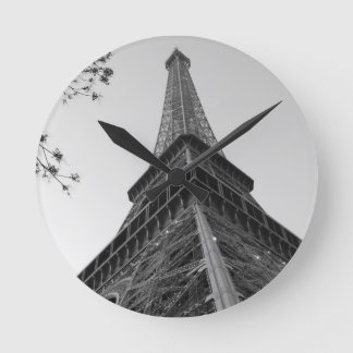 Eiffel Torn b/w Rund Klocka