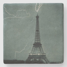 Eiffel Torn har drabbats av blixten Stenunderlägg