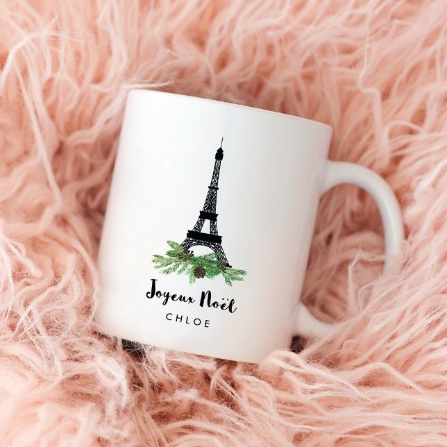 Eiffel Torn och Gräs | Modern Joyeux Noel Kaffemugg (An elegant, French inspired Christmas mug with the Eiffel Tower and pine cones and greenery)
