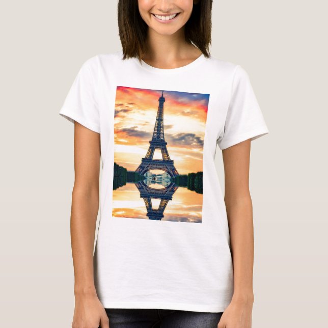 Eiffel Torn Paris Evening European Travel Tee Shirt (Framsida)