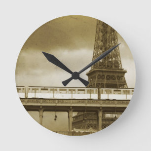 Eiffel tornvintage tar tid på rund klocka